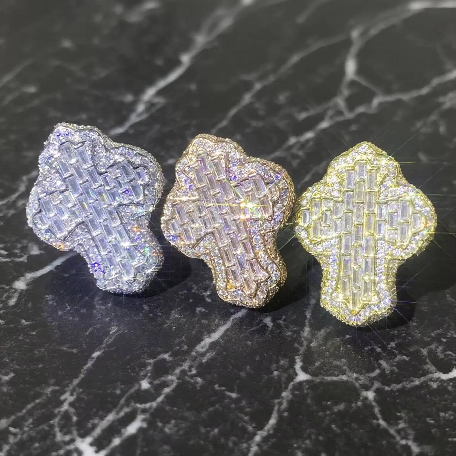 LL Hiphop Jewelry Mens Ring CROSS Buss Down 925 Sterling Silver Iced Out Vvs Custom Emerald Cut Vvs Mossanite Ring