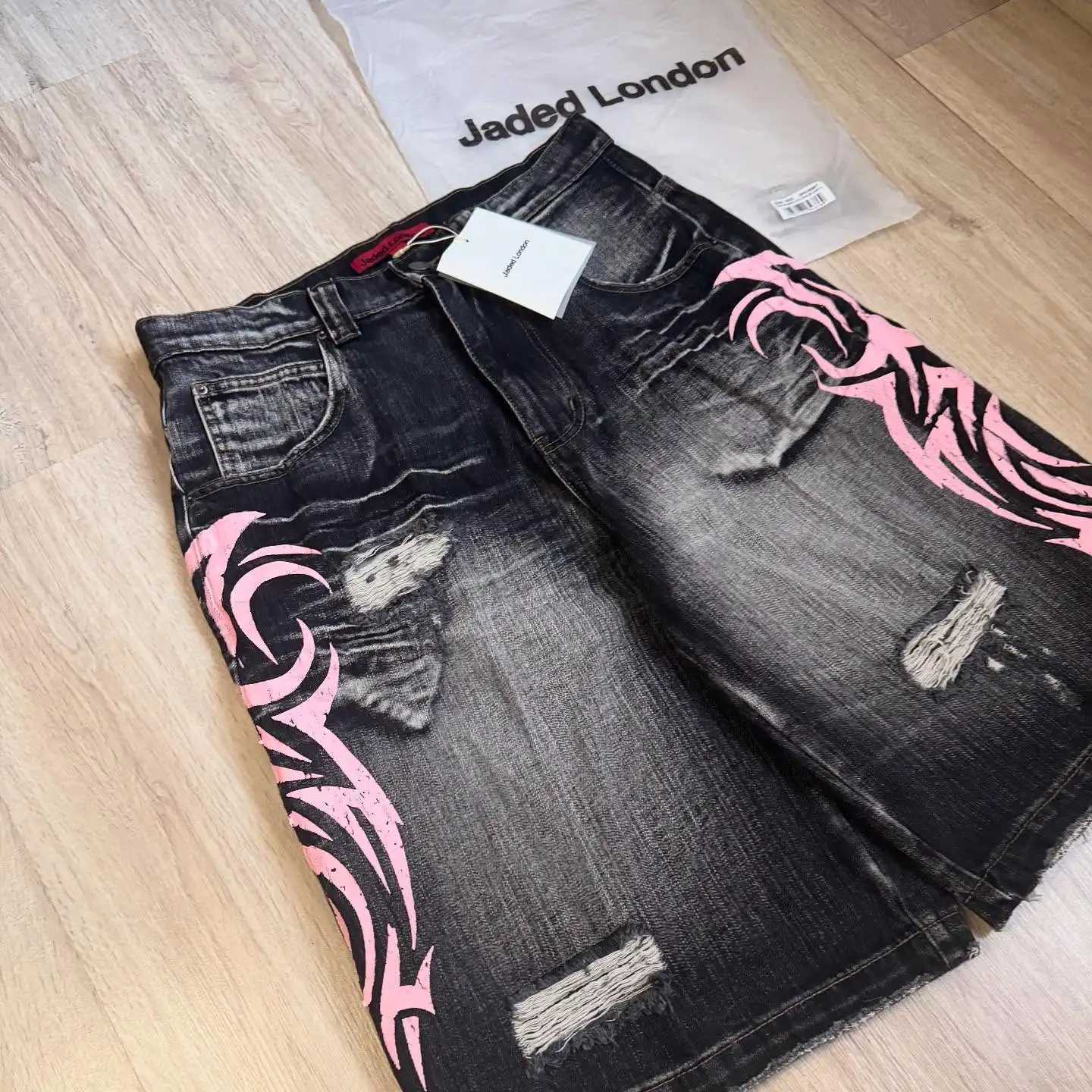 New Pink Striped Totem Hip Hop Denim Shorts Mens American Y2K High Street Style Harajuku Loose Women Hole Straight Shorts X251205