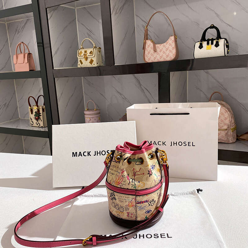 Dropshipping Drawstring Graffiti Bucket Bag 2024 High-end Niche Cylinder Handbag Wholesale