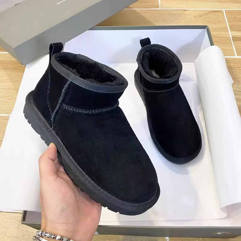 boots designer Womens 2025 New Arrival Short Cuff Snow Boots - Fur and Leather Thick Sole Insulated & Lined Winter Thermal Cotton Shoes