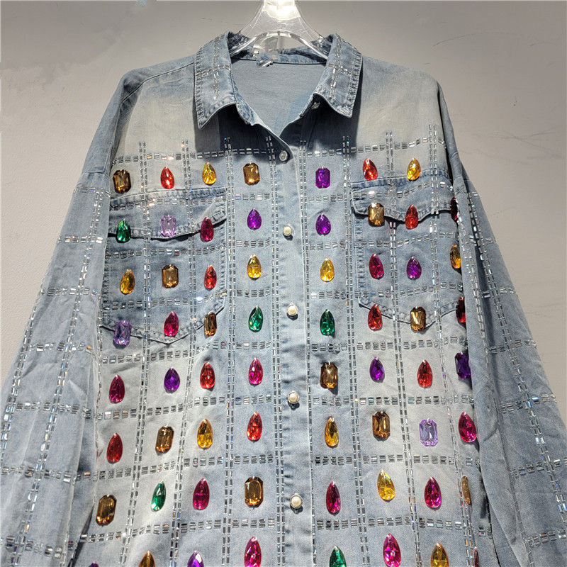 New heavy-duty embossed diamond and beaded loose, slimming and versatile denim shirt paired with casual trousers