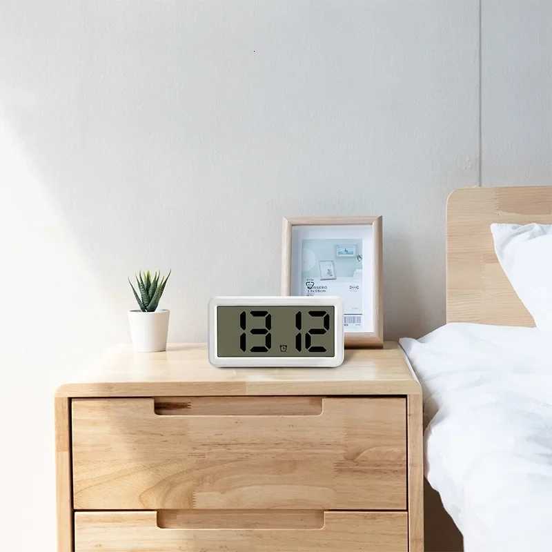 Battery Powered Digital Alarm Clock Time Date Display Snooze Table Clock 12/24H Wall-mounted LCD Clock With CR2032 Battery M251205 - view 4
