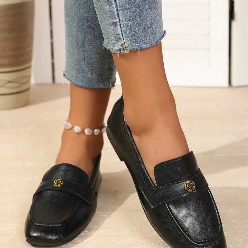 Luxury Brand Designer WomenS Casual Shoes New Square Toe WomenS Shoes Classic Retro Flat Shoes English Style Foot Set Loafers W251205