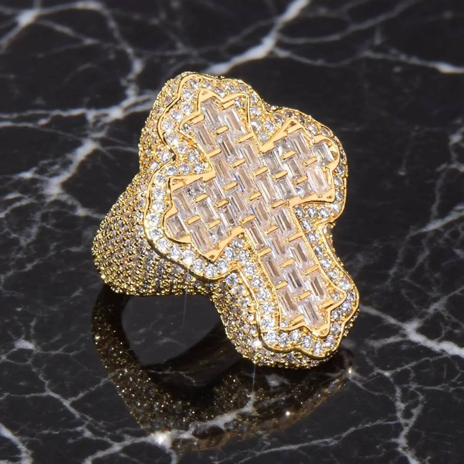 LL Hiphop Jewelry Mens Ring CROSS Buss Down 925 Sterling Silver Iced Out Vvs Custom Emerald Cut Vvs Mossanite Ring