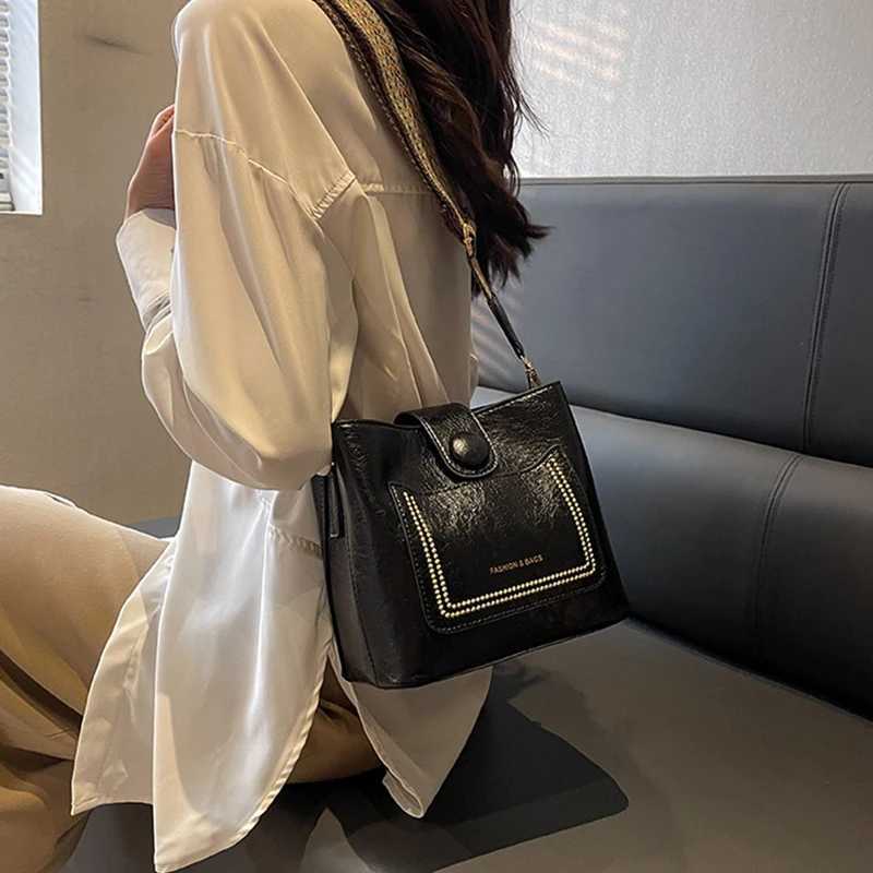 Fashion Large-capacity Bucket Crossbody Bags for Women New Casual Portable Shoulder Messenger Bag Ladies Fashion Handbags PursesT251205