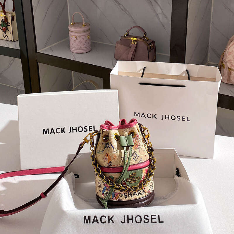 Dropshipping Drawstring Graffiti Bucket Bag 2024 High-end Niche Cylinder Handbag Wholesale