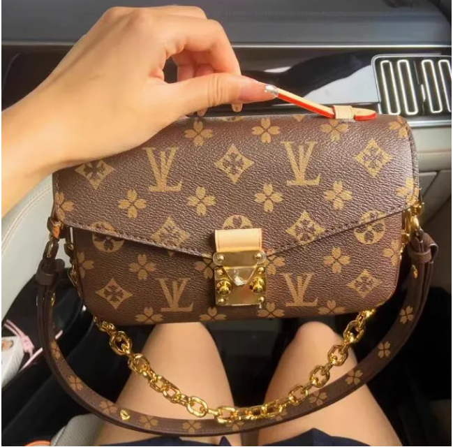 Designers bag High Quality Messenger Handbags luxurys Fashion womens CrossBody Clutch Shoulder Bag Letter Handbag ladies purse pocket Totes wallet pocket bag A1