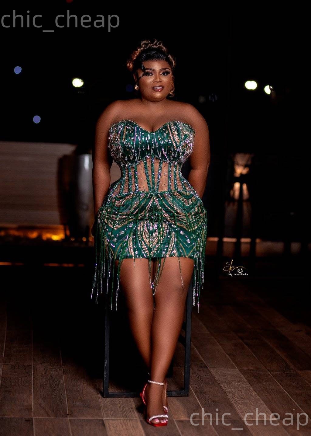 Hunter Green Sheath Cocktail Dress Rhinestones Beadings Sequined Short Mini Graduation Homecoming Dresses For Special Occasions Sweetheart Gowns ZJ057