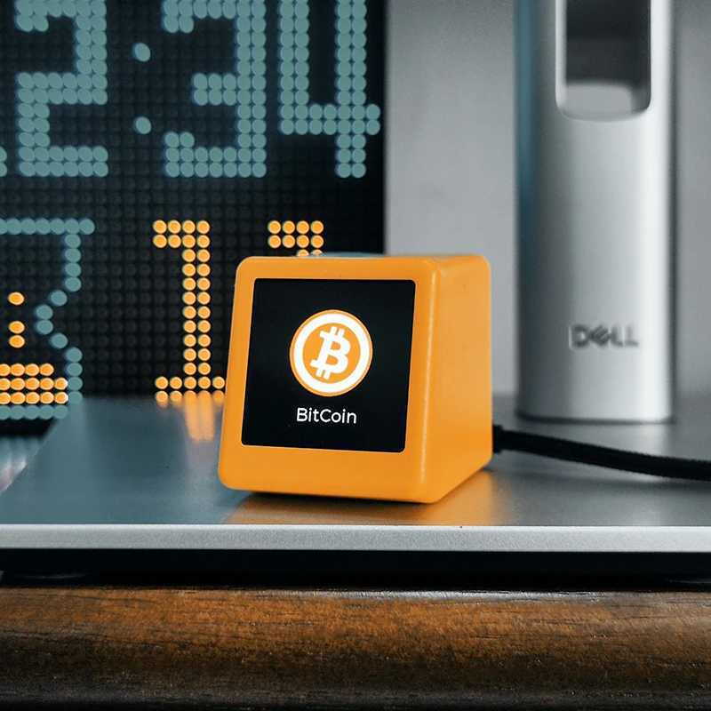 BitCoin Stock Price Display Tracker Ticker Cryptocurrency in Real Time On Desktop Gadget BTC ETH DOGE Weather Clock M251205