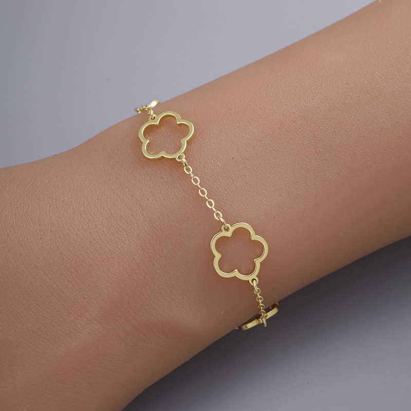 2023 Korean version new trendy hollow five-petal flower bracelet for women, wish multi-purpose five-leaf flower jewelry accessoryXJ250402