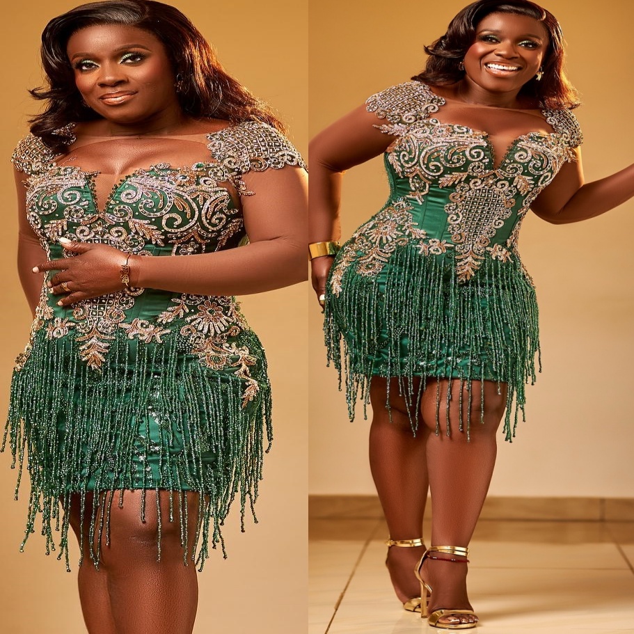 Dark Green Sheath Cocktail Dress Lace Beaded Tassels Sheer Neck Short Mini Graduation Homecoming Dresses For Special Occasions Sweetheart Gowns ZJ055