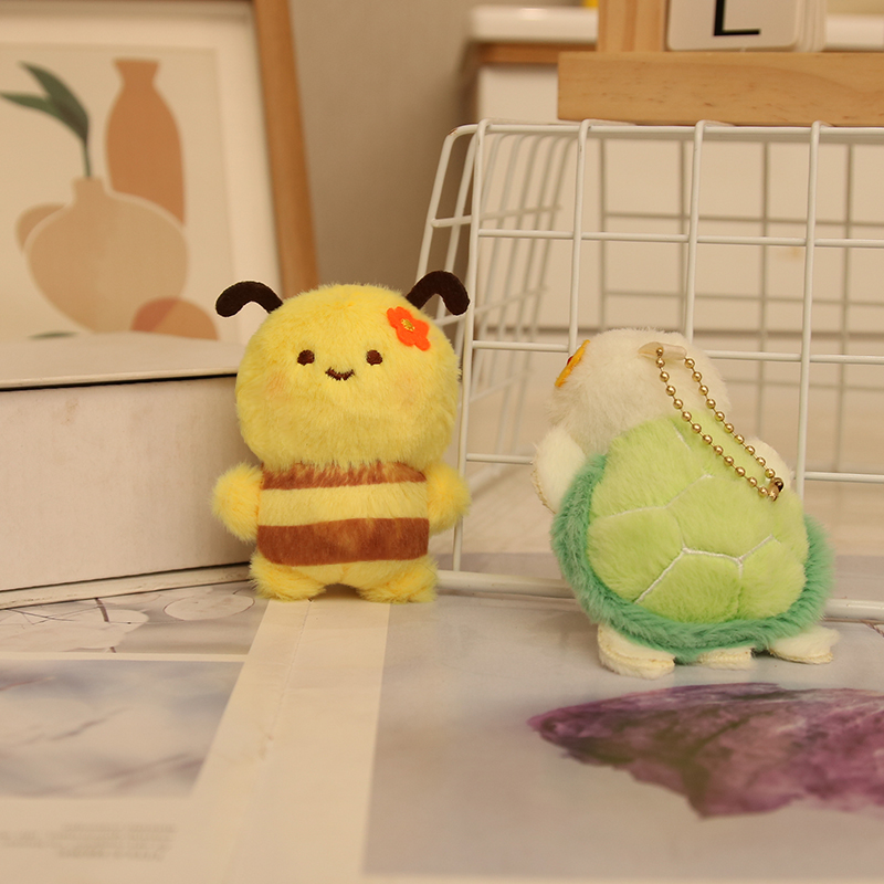 Magnetic Bee Turtle Pendant Plush Toy Turtle Honey Doll Bag Pendant Doll Keychain