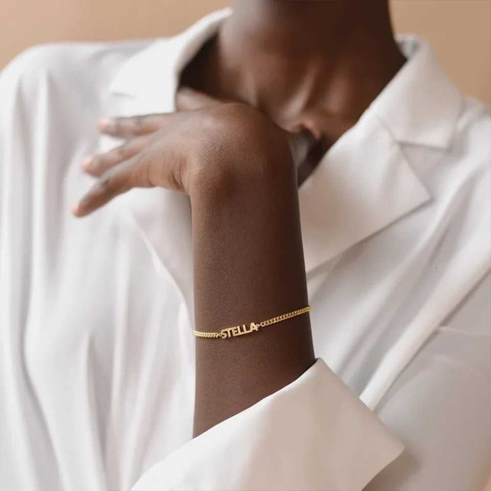 Customized Name Bracelets for Women Stainless Steel Gold Chain Personalized Font Pendant Adjustable Bracelets Charm Jewelry Gift W251206