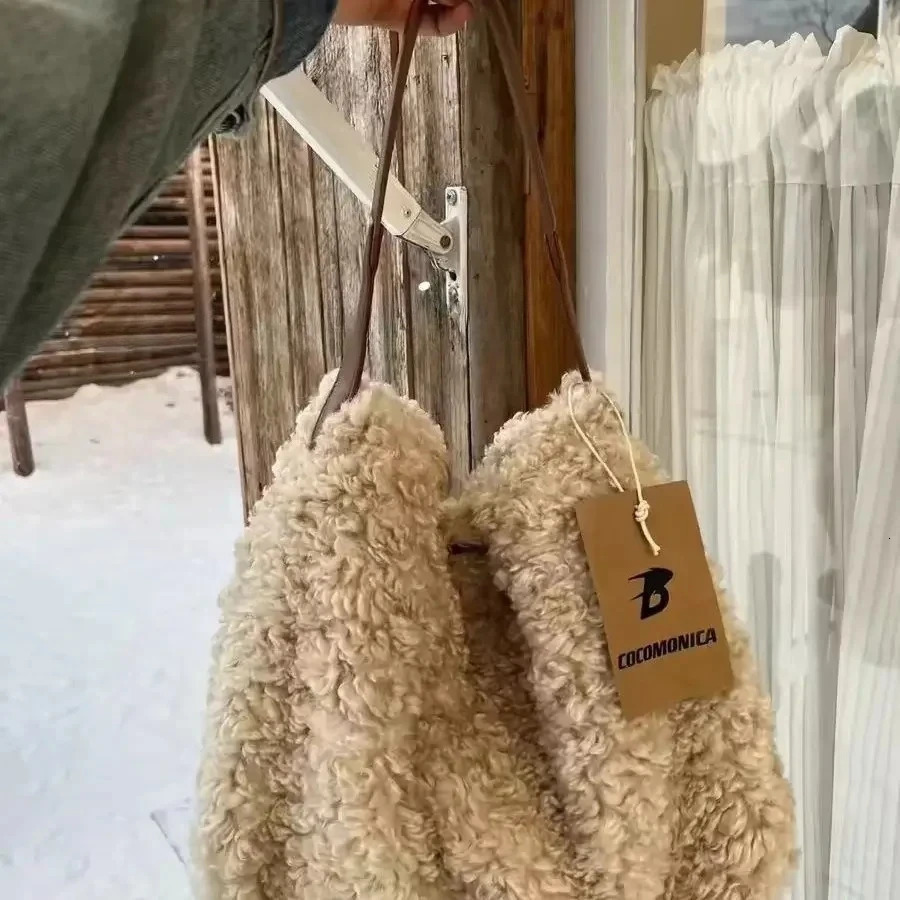 Autumn Winter Lamb Wool Tote Bag Loose Plush Shoulder Large Capacity Furry Crossbody Fashionable and Versatile 251201 - view 4