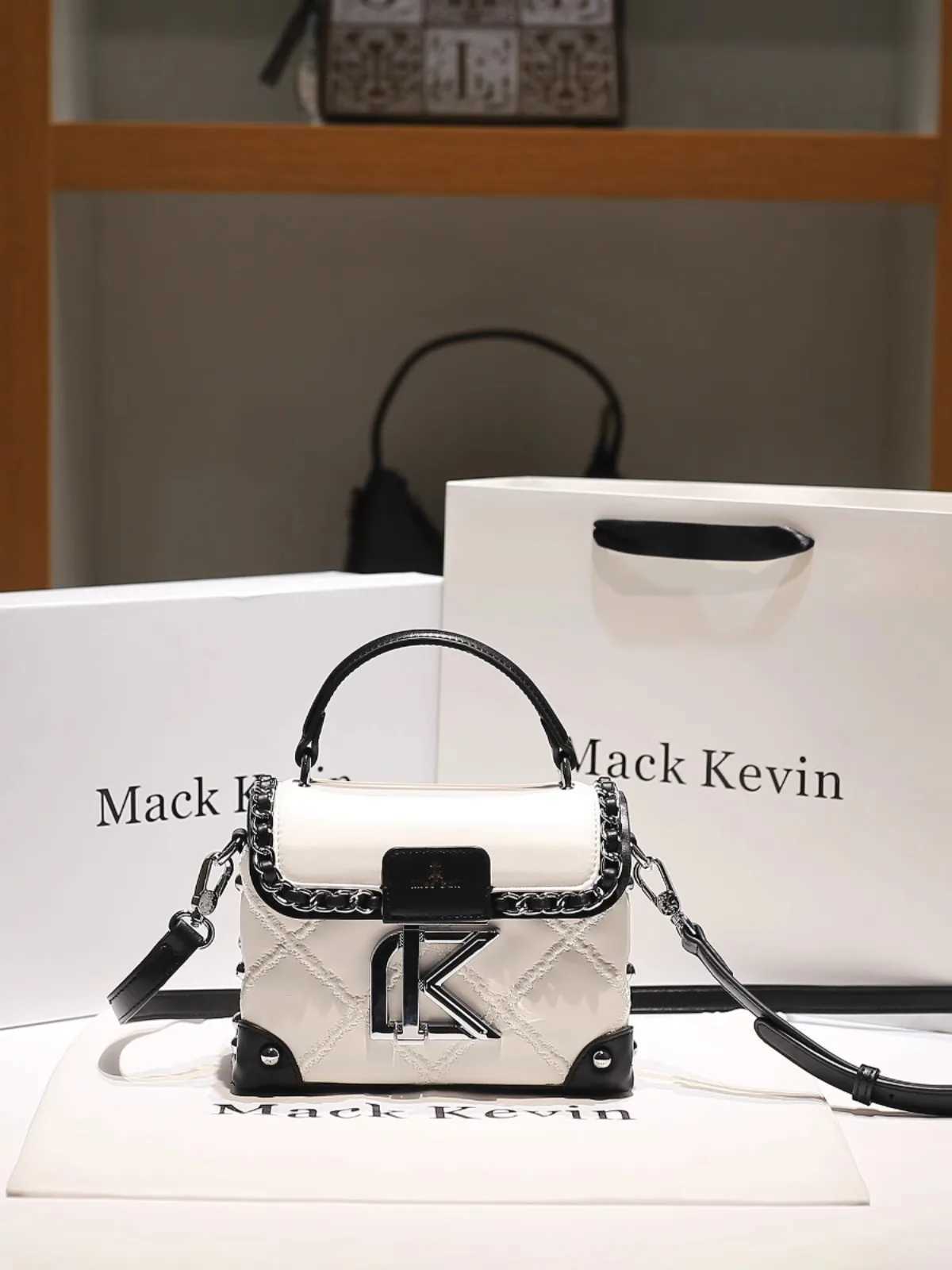 2025 New Fashion and Popular Square Handbag with Contrast Color Womens High Quality Leather Crossbody Bag for Evening PartyT251205