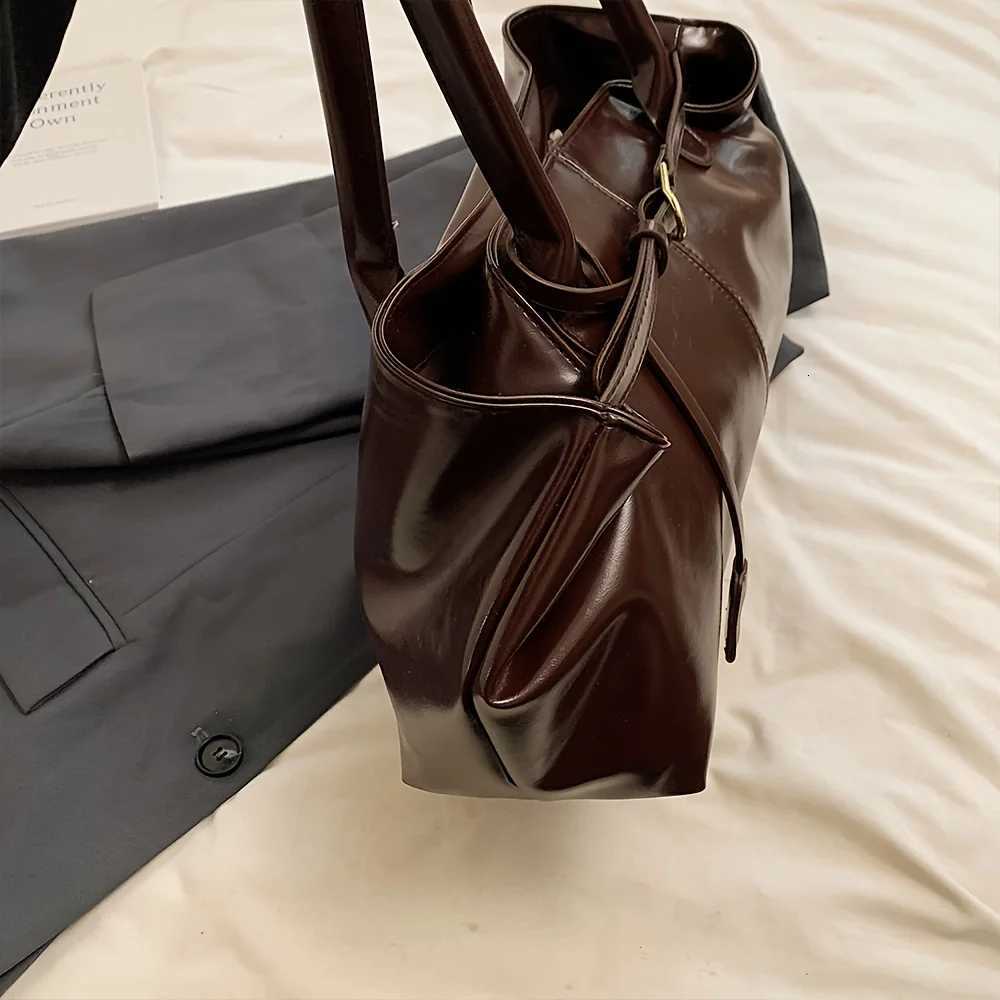 Vintage Bag for Women Large Capacity Autumn and Winter Niche Design Single Shoulder Underarm Bag Casual Work Commute BagT251205