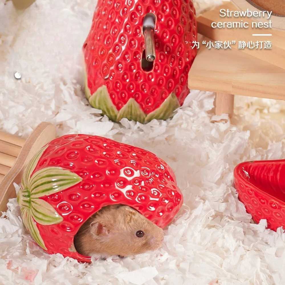 Cute Ceramic Strawberry House Pet Items Hamster Cage Small Pet Bowl for Rabbit Ferret Rat Chinchilla Hedgehog Pet Products M251206