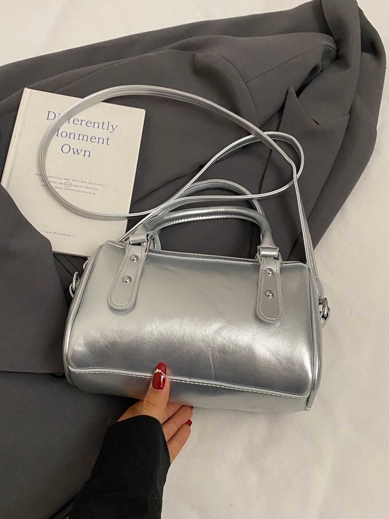 Portable Boston Bag Womens 2025 New Summer Shoulder Crossbody Bag High-End Niche Casual Pillow BagXJ251206