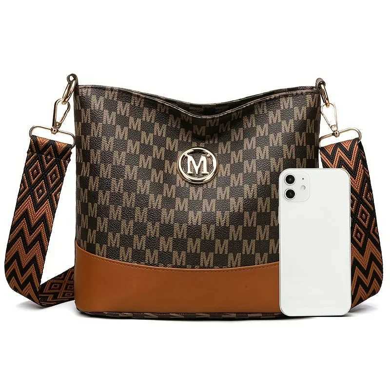 Stylish Letter Printed Crossbody Bag Perfect Womens Synthetic Leather Shoulder Bag with Zipper Closure for Casual OutingsT251205