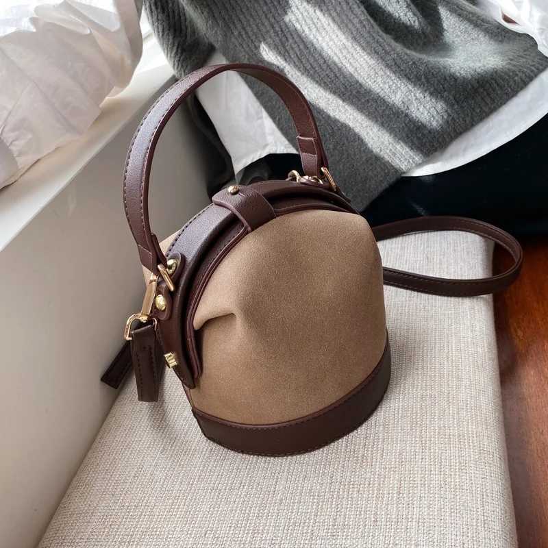 New Vintage Fashion Female Tote Bucket Bag Travel Shoulder Messenger Bag Womens Handbag Purses and HandbagsT251206