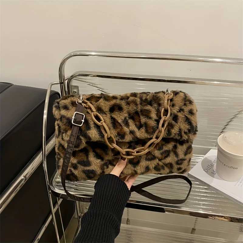 Korean-style ladies handbag autumn and winter plush crossbody bag fashionable leopard print handbag birthday giftT251206