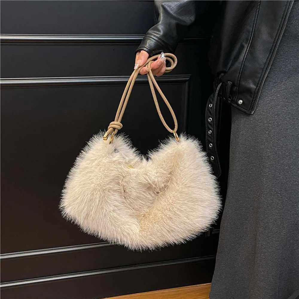 Korea Premium Elegant HandbagFashionable Autumn Winter Plush Shoulder Bag Lightweight Large Capacity Commuting Crossbody BagT251206