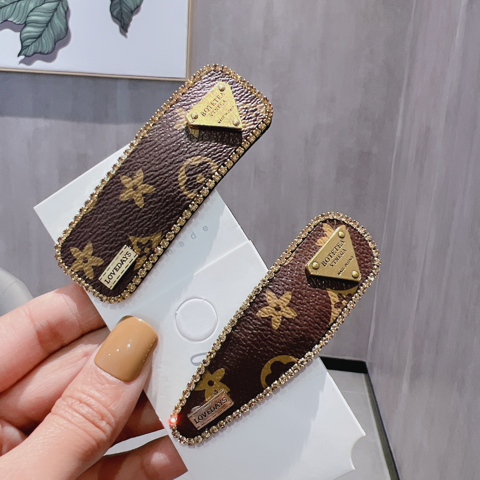 hot Free delivery designe hairpin Simple solid color women's hair clip for daily wear and commuting accessories