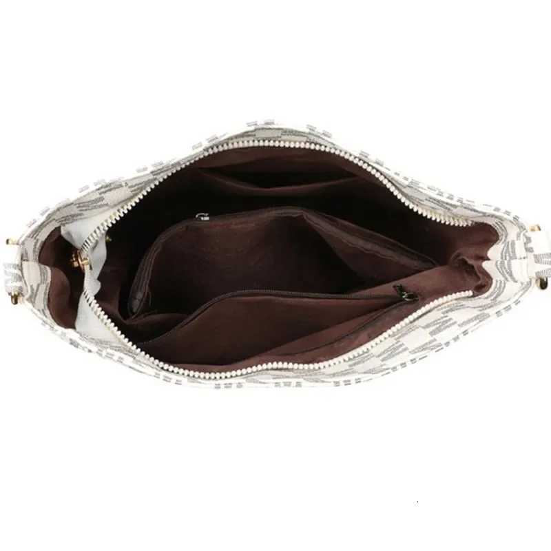 Stylish Letter Printed Crossbody Bag Perfect Womens Synthetic Leather Shoulder Bag with Zipper Closure for Casual OutingsT251205