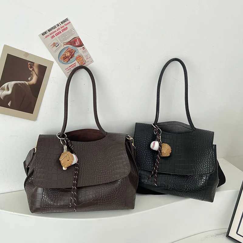 Crocodile Pattern Women Shoulder Messenger Bag Large Capacity Retro Flap Tote For Female Casual Pu Leather Solid Commute HandbagT251205