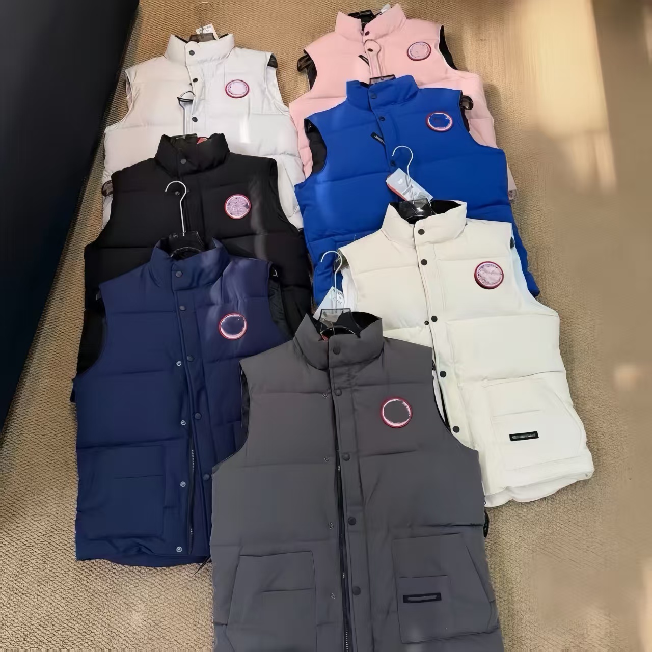 Canada Jacket Goosejackets Designer Canada Jacket White Duck Down Jacket Puffer Vest Men Winter Vest With Badge Casual Simple Badge Mens Gilet Warm Embroider