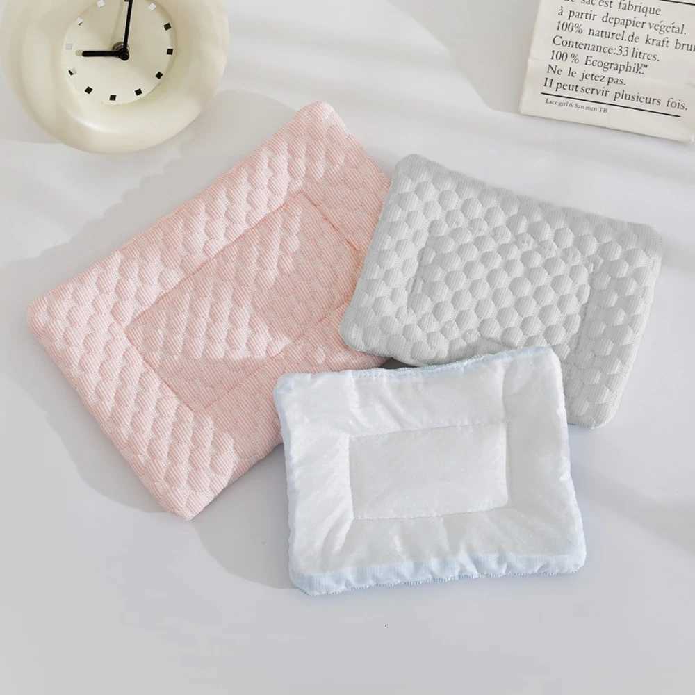 1 PC Summer Cooling Pet Mat Soft Breathable Self-Cooling Blanket Mat for Small Animal Hamster Guinea Pigs Chinchillas Rat Rabbit M251206