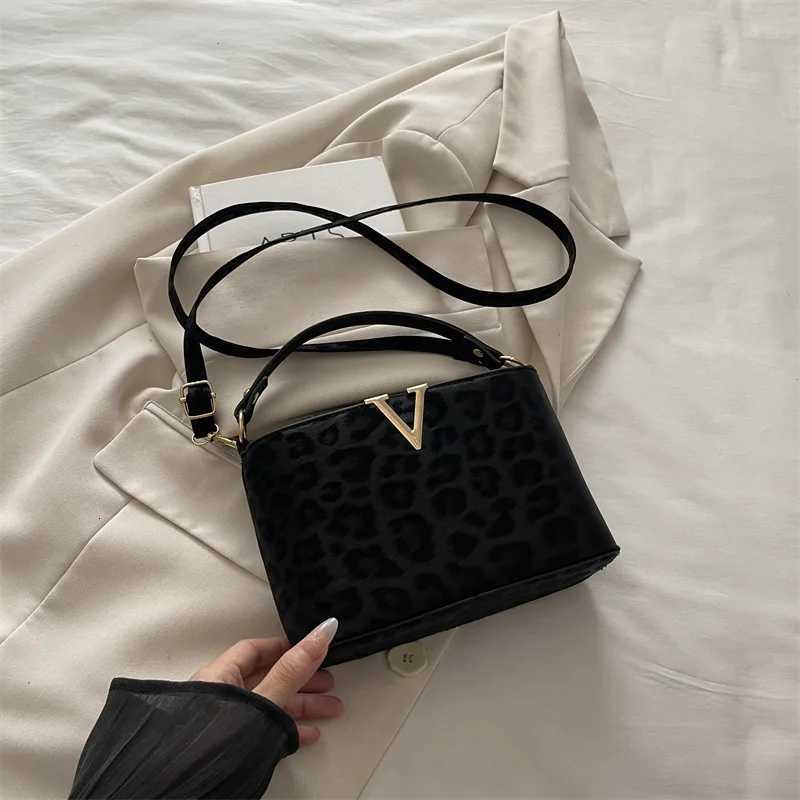 Leopard Bucket Shoulder Bags For Women Fashion Ladies Handbags For Gift Casual Crossbody Bags For Daily UsedT251206