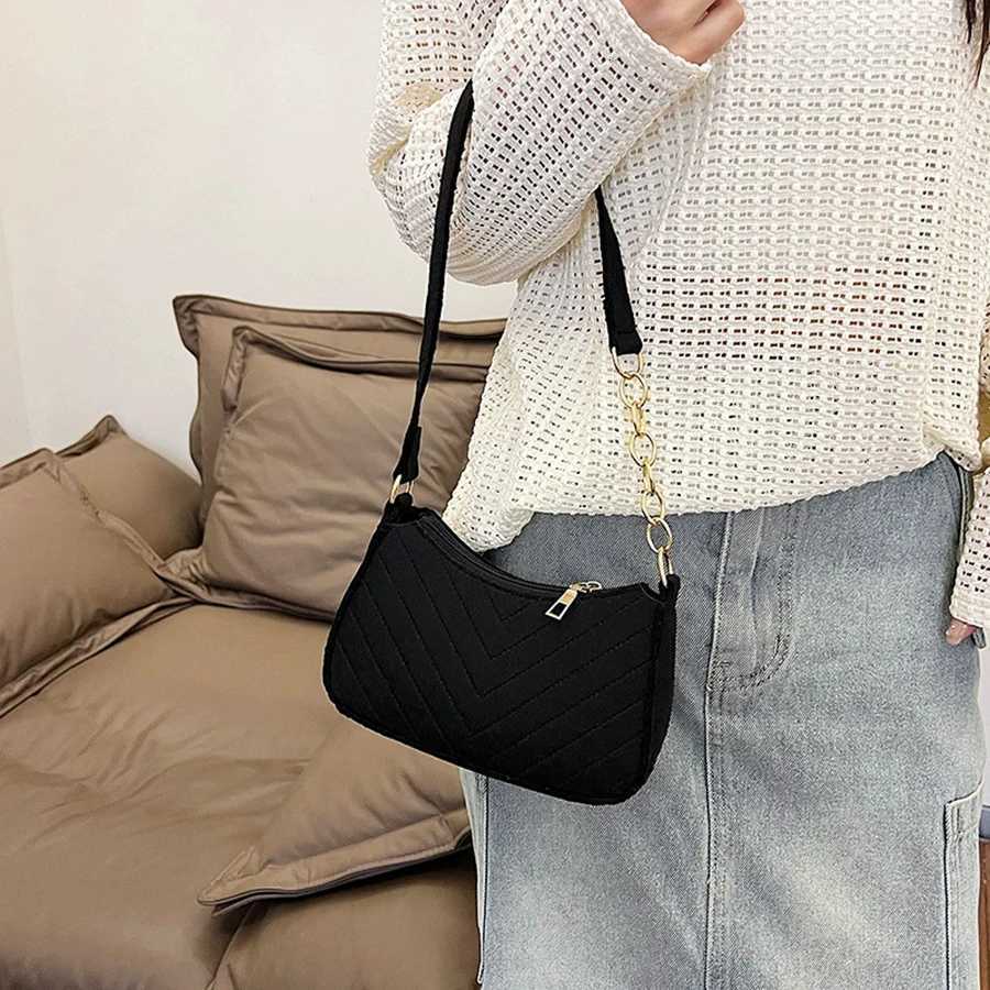 Trend Mini Shoulder Bags For Women Fashion Felt Womens Bag Design Advanced Underarm Handbags Beautiful Purses Crescent SaddleBaT251205