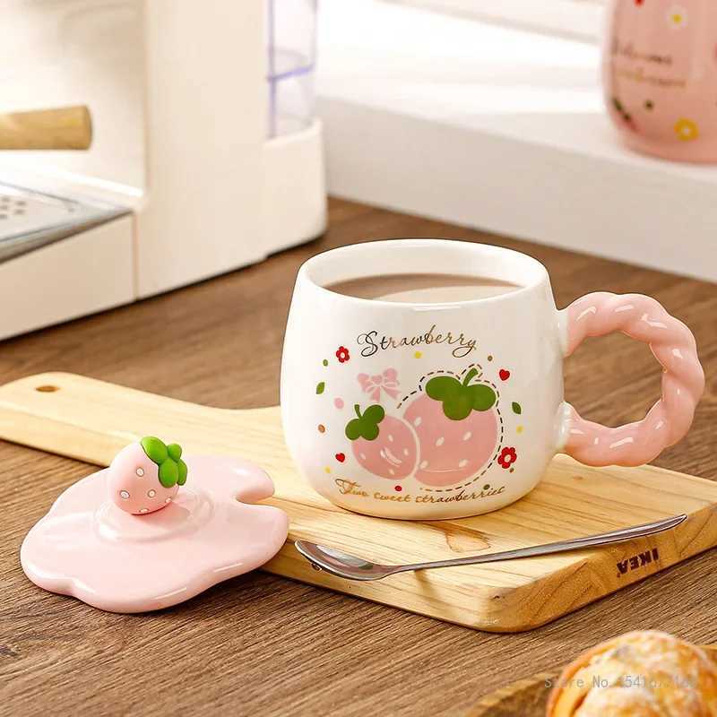 Creative Ceramic Cartoon Strawberry Pattern Milk Cup with Cover Chinese Style Home Office Supplies Handle Breakfast Mug 1Pc M251206 - view 4