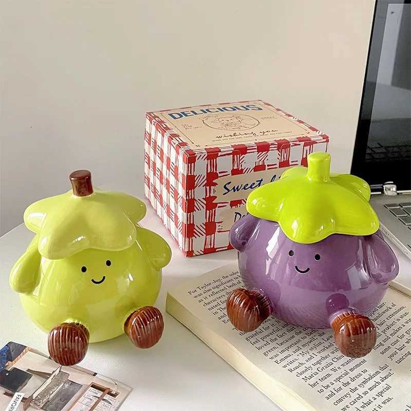 Birthday Gift for Boys Cute and Funny Eggplant Smiling Face Ceramic Mark Cup with Lid M251206