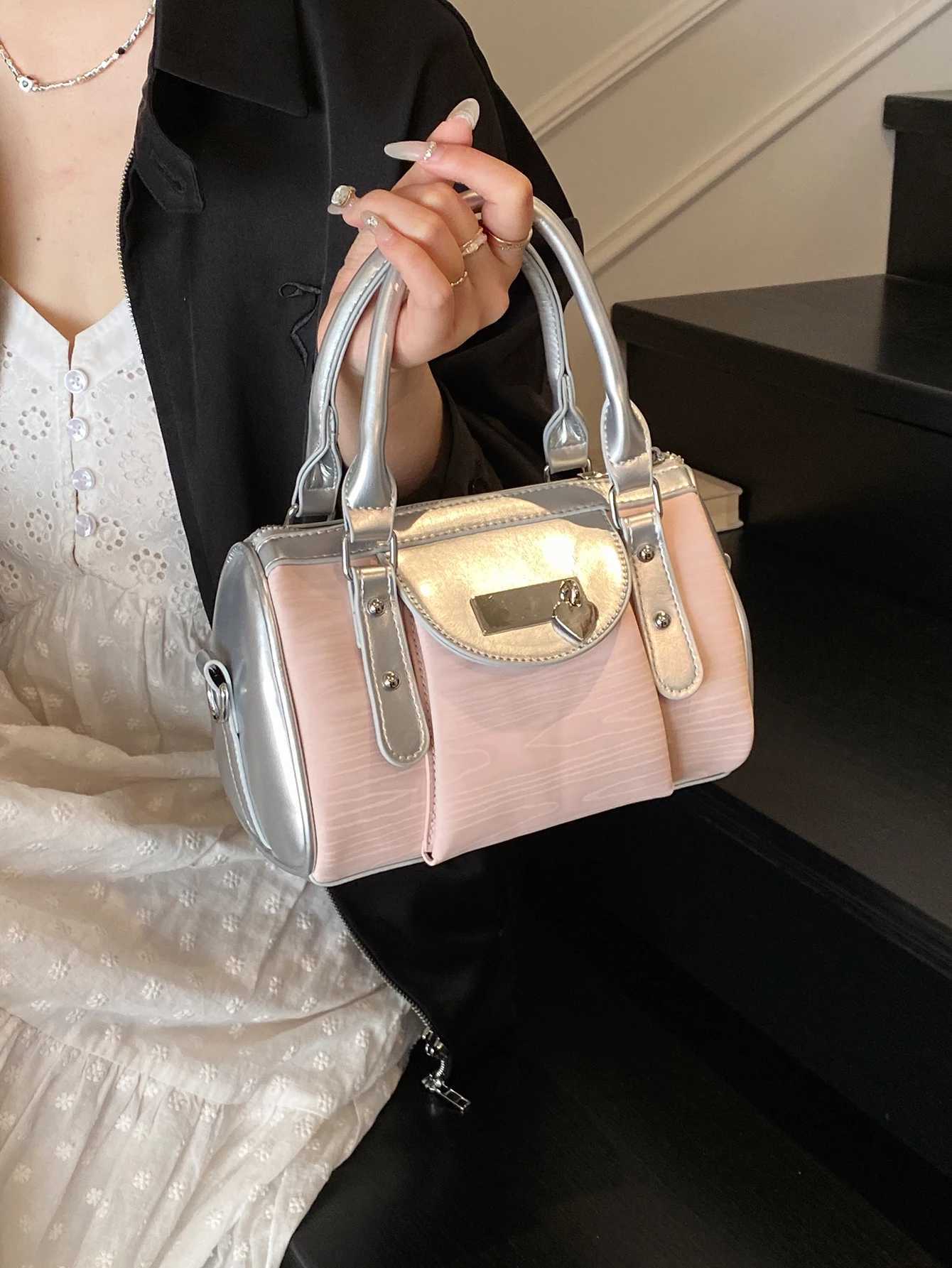 Portable Boston Bag Womens 2025 New Summer Shoulder Crossbody Bag High-End Niche Casual Pillow BagXJ251206