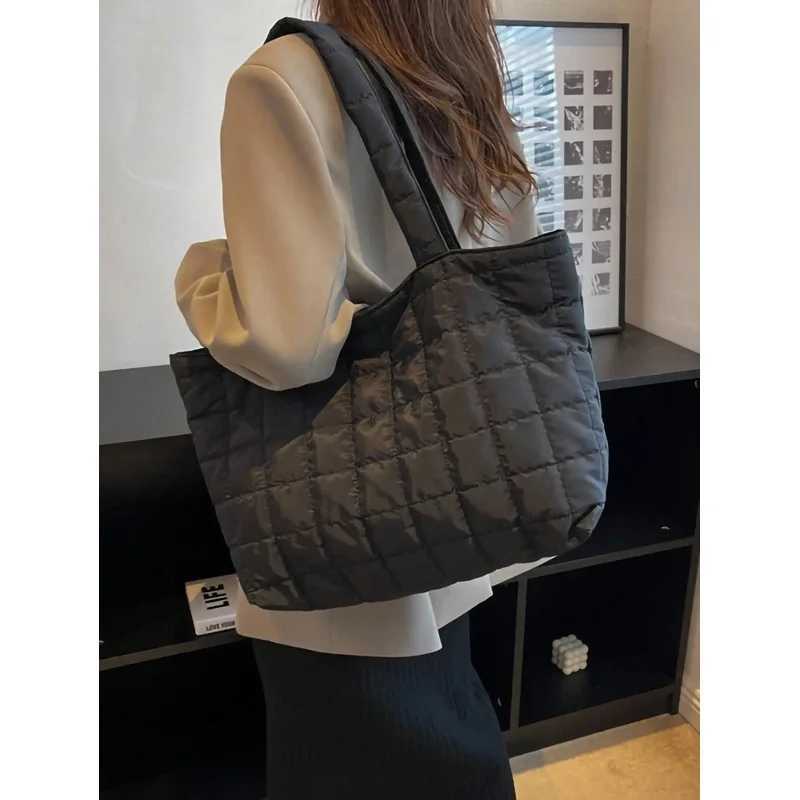 1 Pc Minimalist Quilted Puffy Tote Bag Large Capacity Crossbody Bag Trendy Padded Shoulder Bag For Women For Daily CommuteT251205