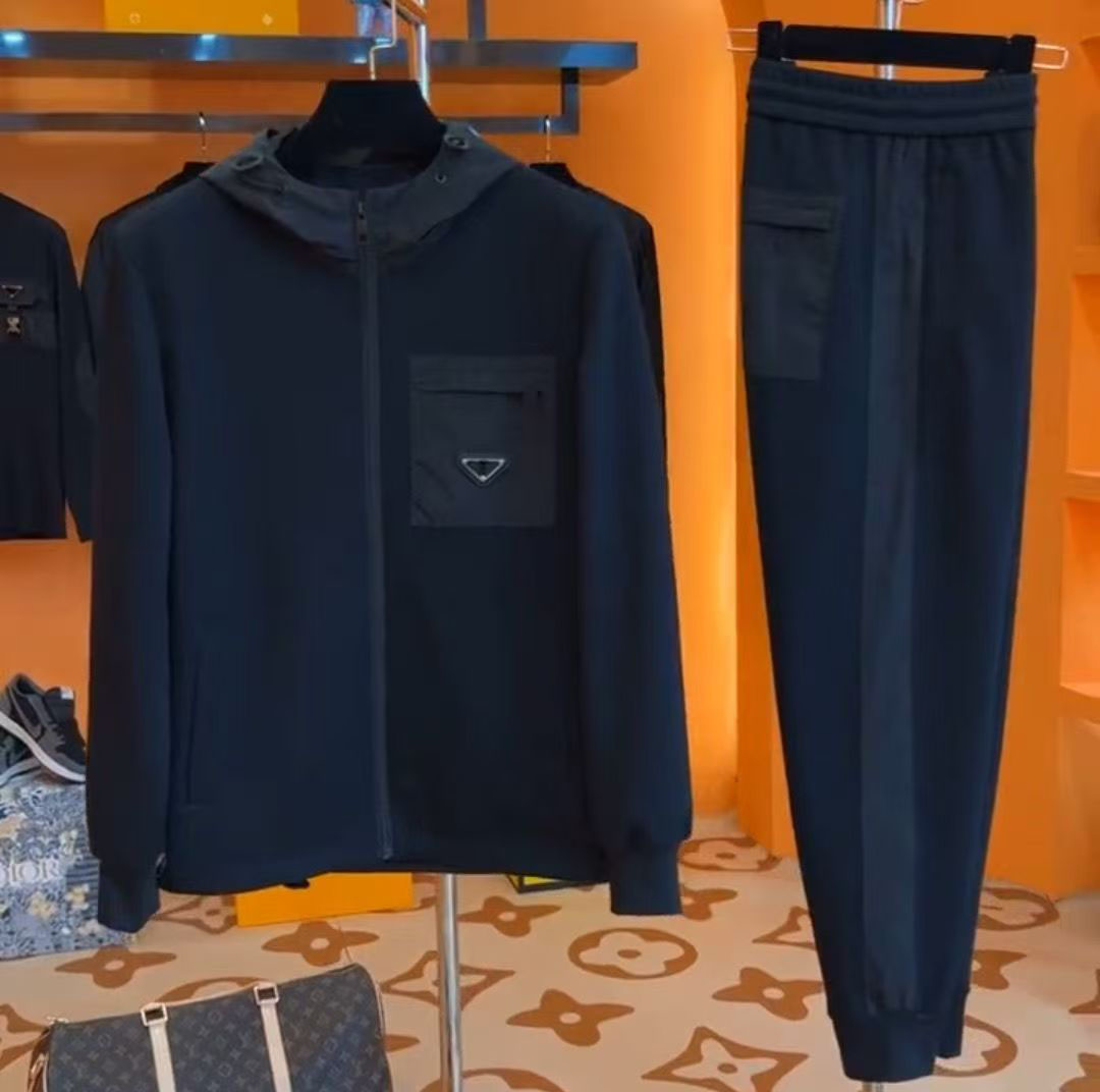 Men's tracksuit Casual Fashionable Designer hoodie Autumn Winter coat Sportswear Two Piece Set Jacket Sweatpants Clothing Sweatsuit Sport Outdoor Suit