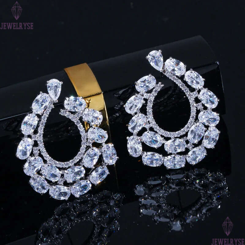 Luxury exquisite stud earrings AAA cubic zirconia designer earring sparkling copper jewelry White Diamond Earring for Woman Party Bride Wedding Gift S