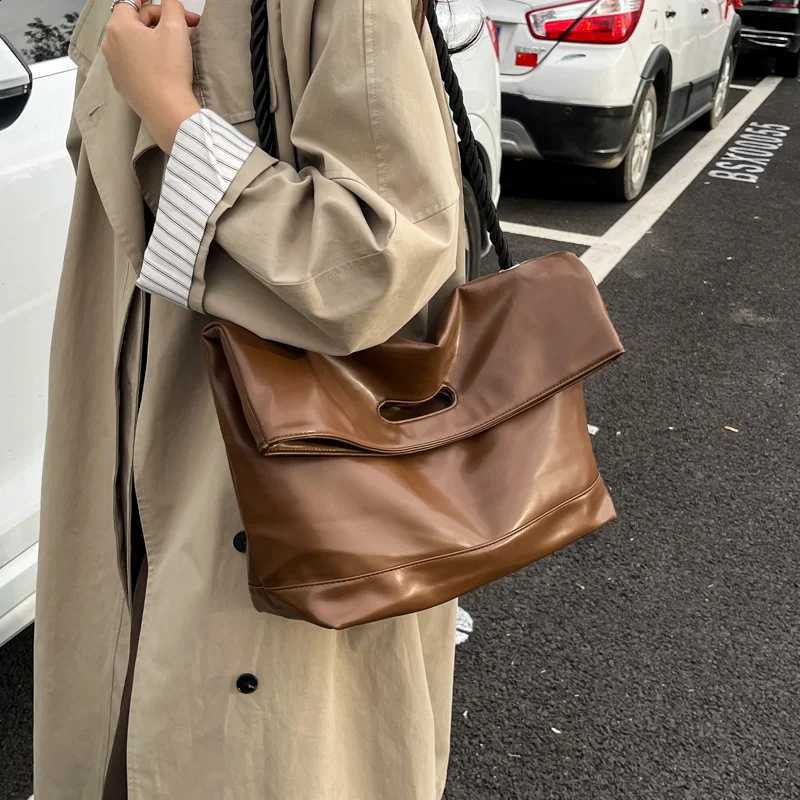 YB497 Retro Large-Capacity Briefcase for Women 2025 Autumn and Winter New Korean Tote Bag Single Shoulder Crossbody BagXJ251206