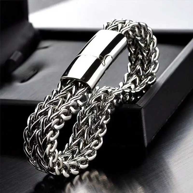 High-End Domineering Black and White Solid Color Mens Stainless Steel Braided Sports and Leisure Bracelet W251206