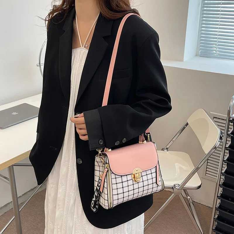 Womens Plaid Patterned PU Leather Crossbody Bag - Stylish Buckle Decor Flap PurseT251205