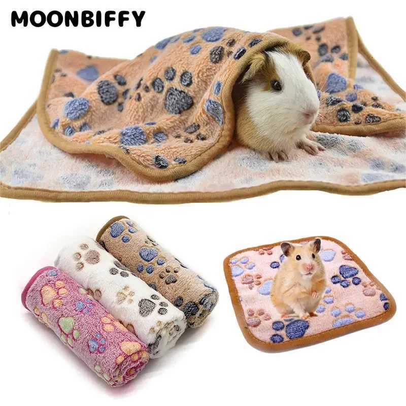 Hamster Guinea Pig Blanket Small Pet Items Soft Warm Bed Sleep Mat Flannel Fleece Pad for Rabbit Hedgehogs Conejos Accessories M251206