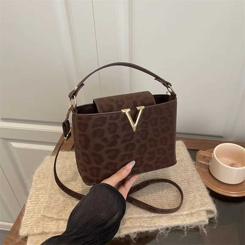 Leopard Bucket Shoulder Bags For Women Fashion Ladies Handbags For Gift Casual Crossbody Bags For Daily UsedT251206