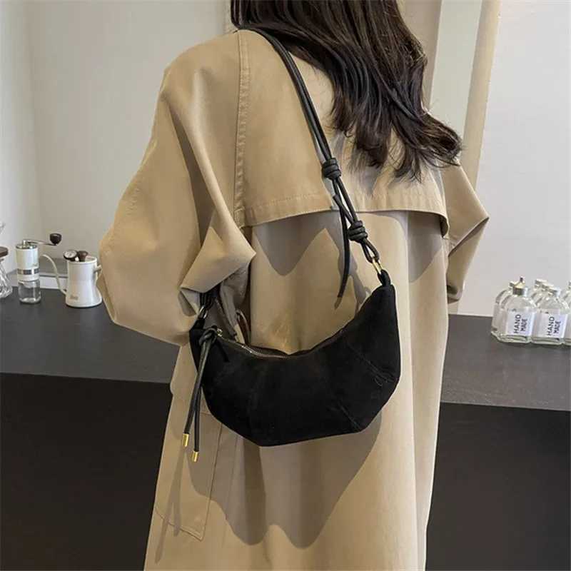 Fashionable Croissant Shape Womens Bag Casual Simple Crossbody Shoulder Bags for Women Daily Use Commuting Phone BagPocketsT251205
