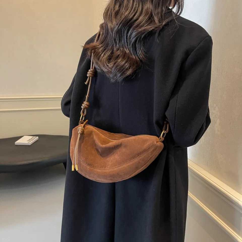 Frosted Retro Bag for Women 2025 New Autumn and Winter Niche Design Faux Suede Shoulder Messenger Commuter Dumpling Underarm BagT251206