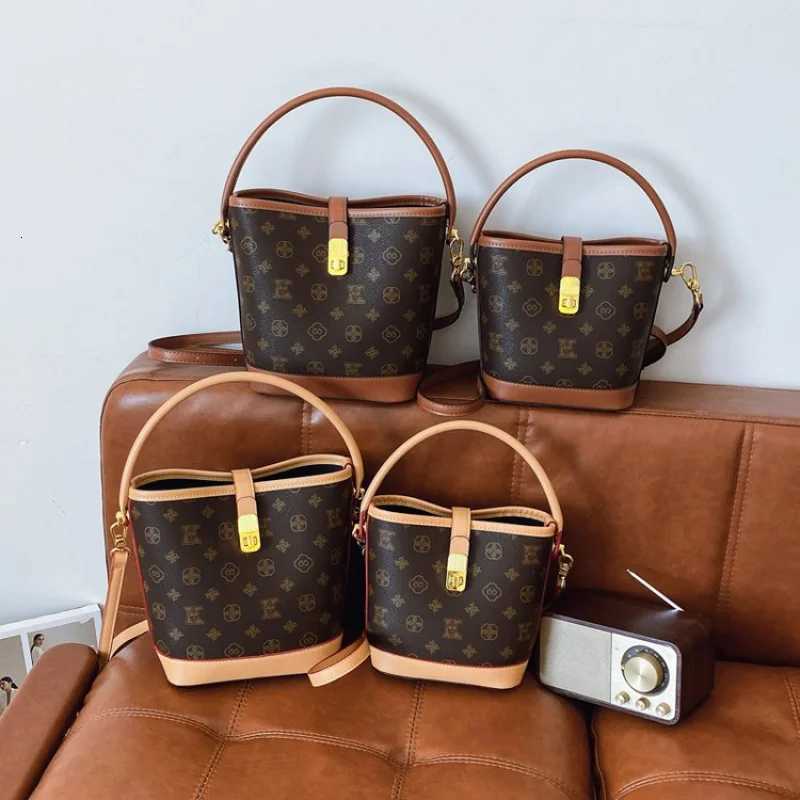 Luxury Ladies Shoulder Bag Made Of Premium Leather Boasting Paris High-End Vintage Neat Spacious Daily LookT251205