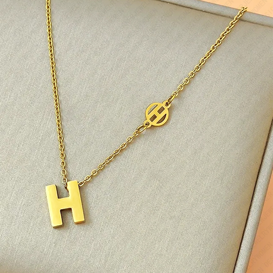 Designer Necklace Necklace for Women Letter Initial Necklaces Gold Chain Layered Luxury Jewlery Designer for Women Elegant Timeless Pendant Gift Spark