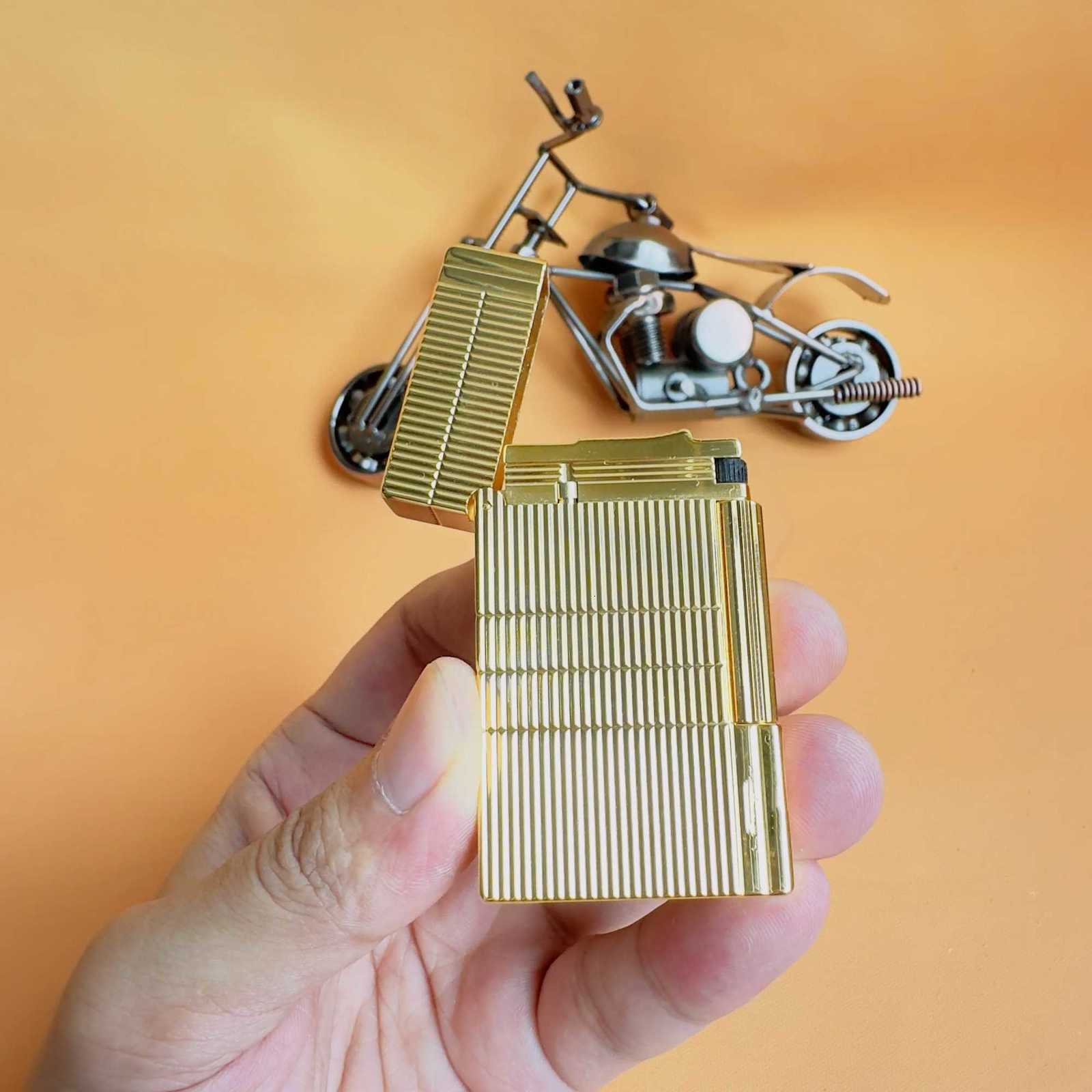 Luxury brand cust lighter ic Gatsby style loud and clear sound ces with a cust smoking set H251206