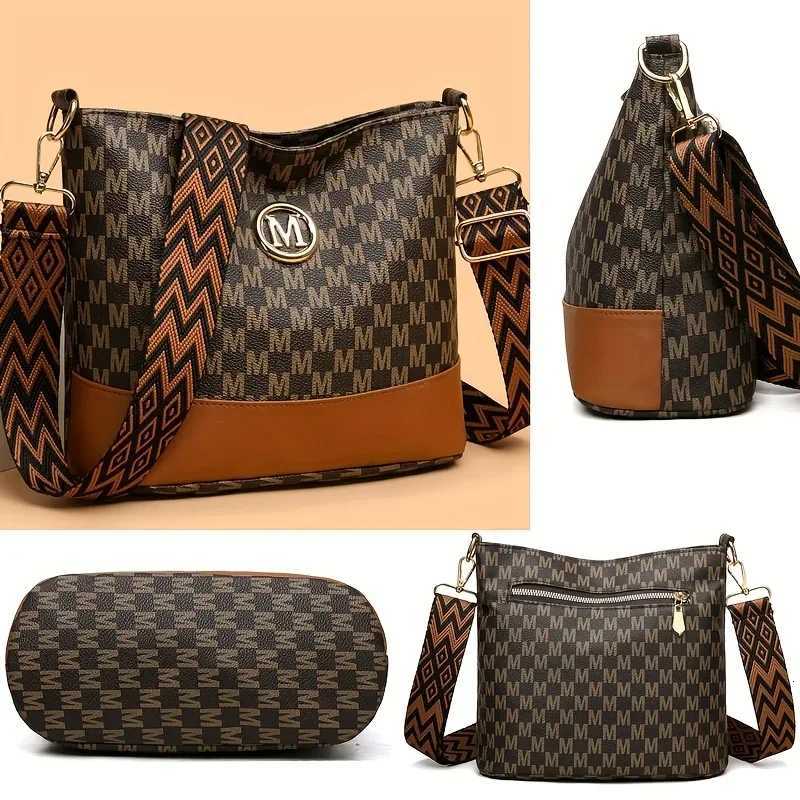 Stylish Letter Printed Crossbody Bag Perfect Womens Synthetic Leather Shoulder Bag with Zipper Closure for Casual OutingsT251205